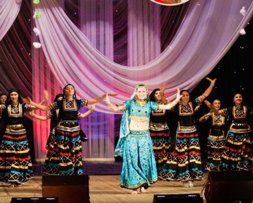 imgi_22_indian-traditional-culture-beautiful-woman-dancer-exponent-indian-classical-dance-bharatanatyam-ta